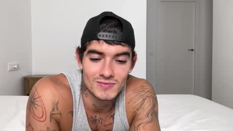 Snapshot of kenboyea_ chatting on 09.17.25 luis carlos esteban online show from 09.17.25