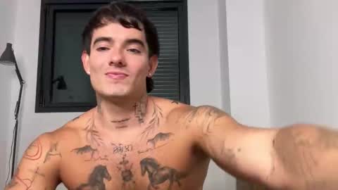 Snapshot of kenboyea_ chatting on 10.10.25 luis carlos esteban online show from 10.10.25