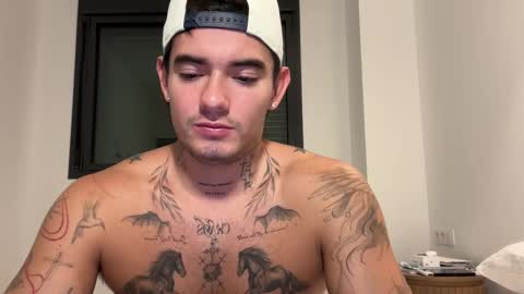 Snapshot of kenboyea_ chatting on 10.26.25 luis carlos esteban online show from 10.26.25