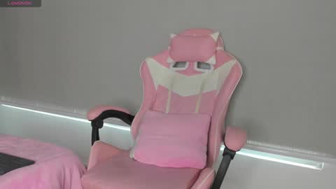 Snapshot of kendal_hot1 chatting on 11.06.25 Aleja3 online show from 11.06.25