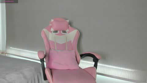 Snapshot of kendal_hot1 chatting on 11.27.25 Aleja3 online show from 11.27.25