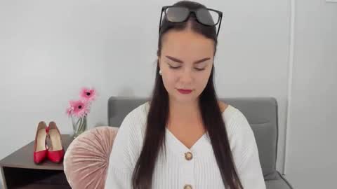 KendalDaisy online show from 09.30.25