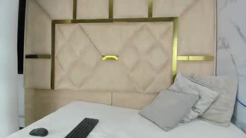 kendall69__ online show from 11.14.25