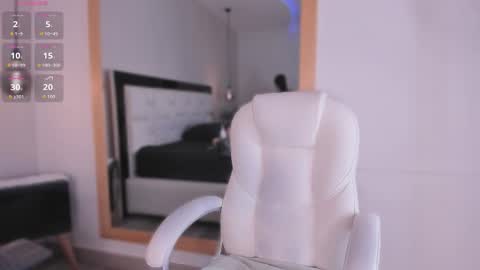 Snapshot of kendall__blake chatting on 09.25.25 online show from 09.25.25