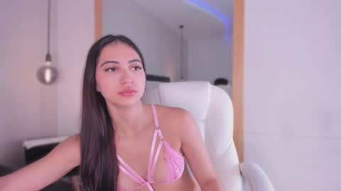 Snapshot of kendall__blake chatting on 10.07.25 online show from 10.07.25