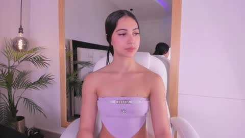 Snapshot of kendall__blake chatting on 10.31.25 online show from 10.31.25