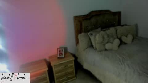 KendallHoule online show from 02.10.25