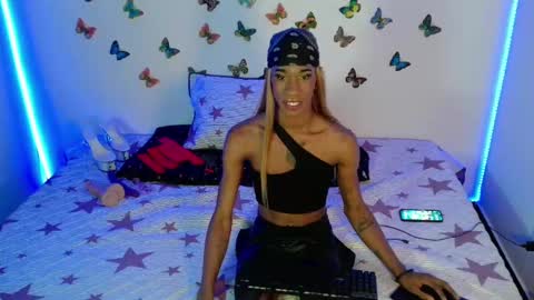 Snapshot of kendallgil chatting on 01.10.25 kendallgil online show from 01.10.25