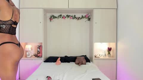 Kendal online show from 12.04.25