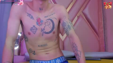 Snapshot of kendalltaylorr chatting on 12.31.24 Kendall and Taylor online show from 12.31.24