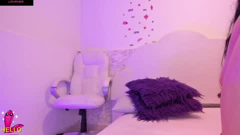 Snapshot of kendalltaylorr chatting on 01.15.25 Kendall and Taylor online show from 01.15.25