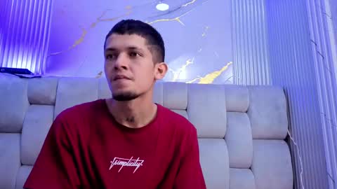 Snapshot of kendalltaylorr chatting on 10.02.25 Kendall and Taylor online show from 10.02.25