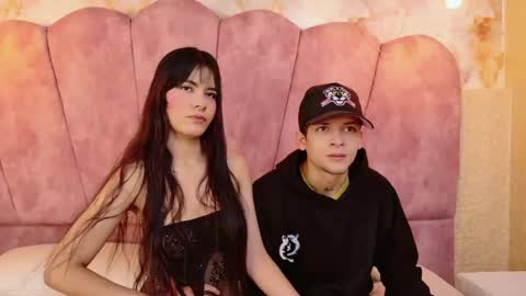 Snapshot of kendalltaylorr chatting on 10.25.25 Kendall and Taylor online show from 10.25.25