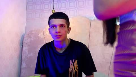 Snapshot of kendalltaylorr chatting on 12.03.25 Kendall and Taylor online show from 12.03.25