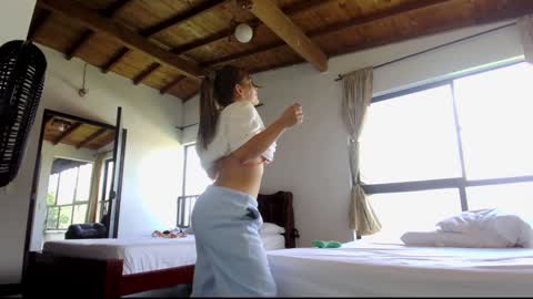 Snapshot of kendalltyler chatting on 01.31.25 kendall online show from 01.31.25