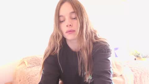 Snapshot of kendalltyler chatting on 03.10.25 kendall online show from 03.10.25