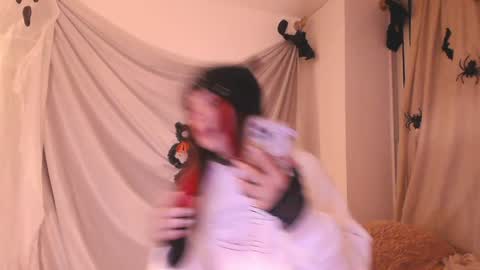 Snapshot of kendalltyler chatting on 10.26.25 kendall online show from 10.26.25