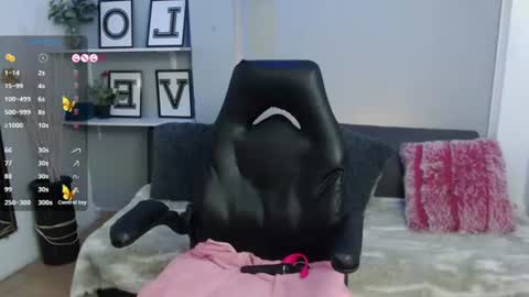 Kendall  online show from 06.17.26