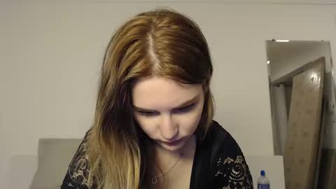 Snapshot of kendallyourdream chatting on 01.06.25 cloe online show from 01.06.25