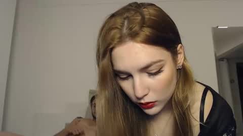 Snapshot of kendallyourdream chatting on 01.10.25 cloe online show from 01.10.25