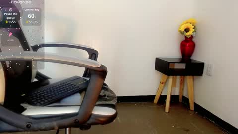 Snapshot of kendra_bailey chatting on 11.18.25 Kendra Bailey online show from 11.18.25