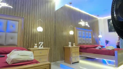 Snapshot of kendra_london chatting on 11.07.25 Kendra London online show from 11.07.25