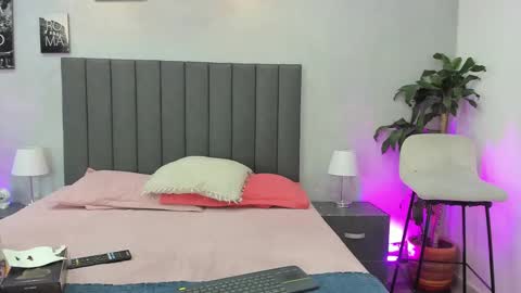 Kendra London online show from 02.06.26