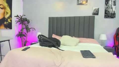 Kendra London online show from 04.28.26
