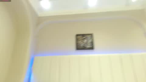 Snapshot of kendra_lux1 chatting on 10.31.25 kendra_lux1 online show from 10.31.25