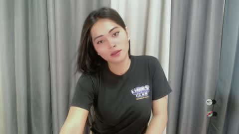 K E N D R A online show from 02.18.25