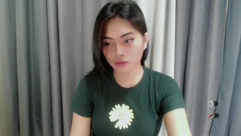 K E N D R A online show from 02.21.25