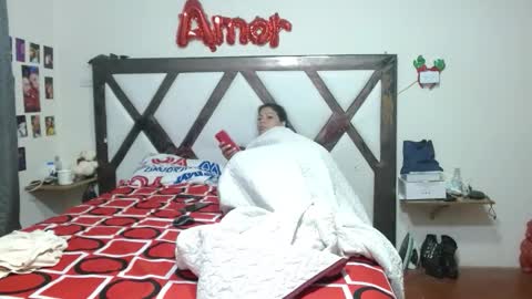 Snapshot of kendraandtommy chatting on 11.26.25 Kendra And Miller online show from 11.26.25