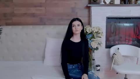 Snapshot of kendrabloom chatting on 01.13.26 KendraBloom online show from 01.13.26