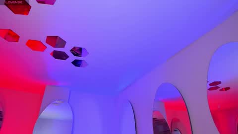  K E N D R A  online show from 03.18.26