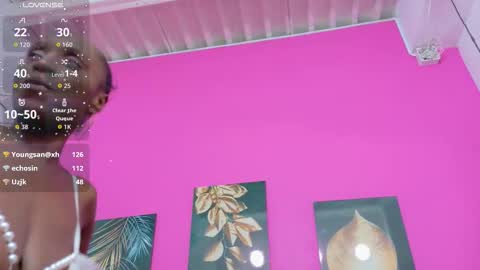 Snapshot of kendrafoster1 chatting on 11.23.25 Kendra Foster online show from 11.23.25