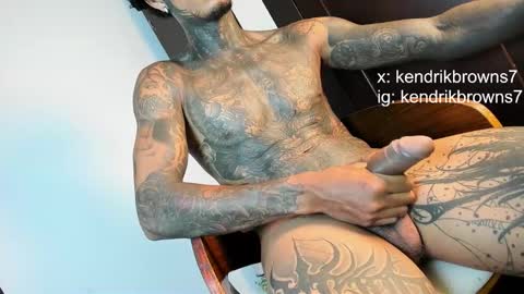 Snapshot of kendrik_brown chatting on 11.26.25 kendrick brown online show from 11.26.25