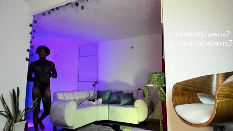 Snapshot of kendrik_brown chatting on 11.28.25 kendrick brown online show from 11.28.25