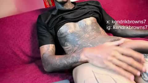 Snapshot of kendrik_brown chatting on 11.28.25 kendrick brown online show from 11.28.25