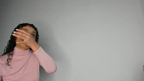 Snapshot of keniia_riizz chatting on 11.22.25 Kenia online show from 11.22.25