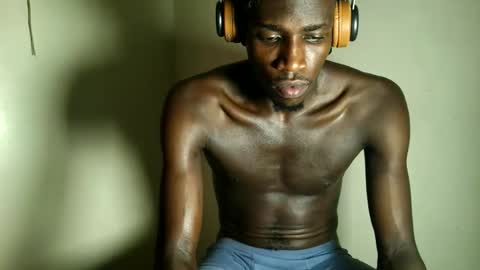 Kenia online show from 12.20.25