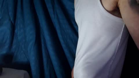 Snapshot of kennerfox77 chatting on 01.01.25 Kennfox777 online show from 01.01.25