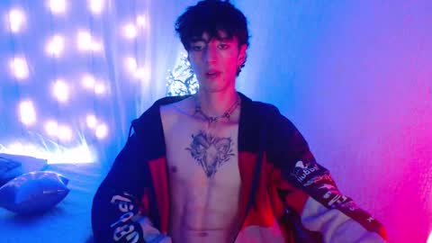 Snapshot of kenny__hot chatting on 12.21.24 kenny online show from 12.21.24