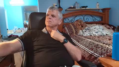 Snapshot of kent_ham chatting on 10.24.25 kent_ham online show from 10.24.25