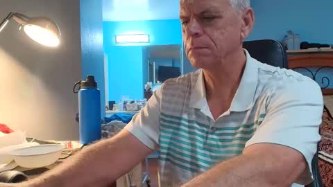 Snapshot of kent_ham chatting on 11.11.25 kent_ham online show from 11.11.25