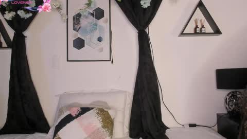 Snapshot of kentha_mitchellss chatting on 03.21.26 KENTHA online show from 03.21.26