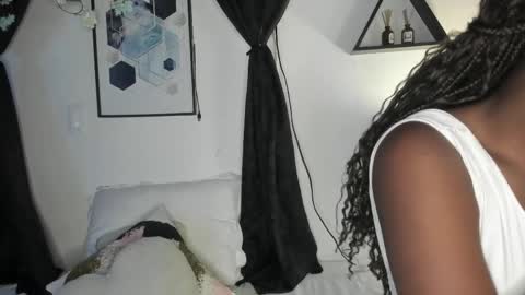 Snapshot of kentha_mitchellss chatting on 03.26.26 KENTHA online show from 03.26.26