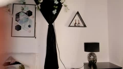 Snapshot of kentha_mitchellss chatting on 04.06.26 KENTHA online show from 04.06.26