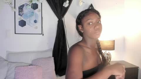 Snapshot of kentha_mitchellss chatting on 04.07.26 KENTHA online show from 04.07.26
