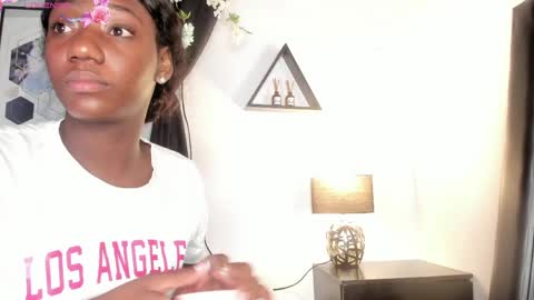 Snapshot of kentha_mitchellss chatting on 04.17.26 KENTHA online show from 04.17.26