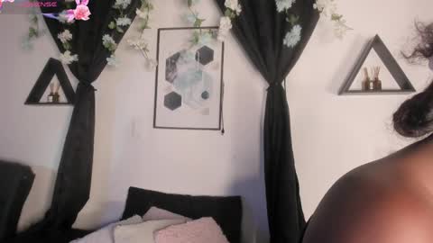 Snapshot of kentha_mitchellss chatting on 04.23.26 KENTHA online show from 04.23.26